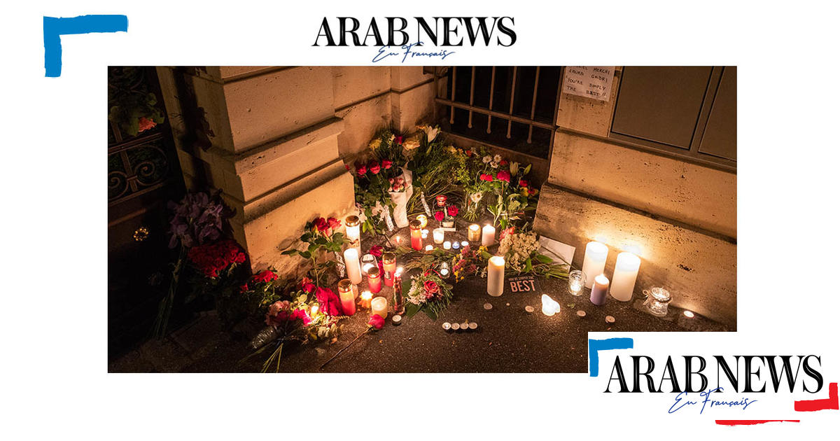 Des fleurs et des bougies déposées devant la maison de Tina Turner en Suisse après sa mort